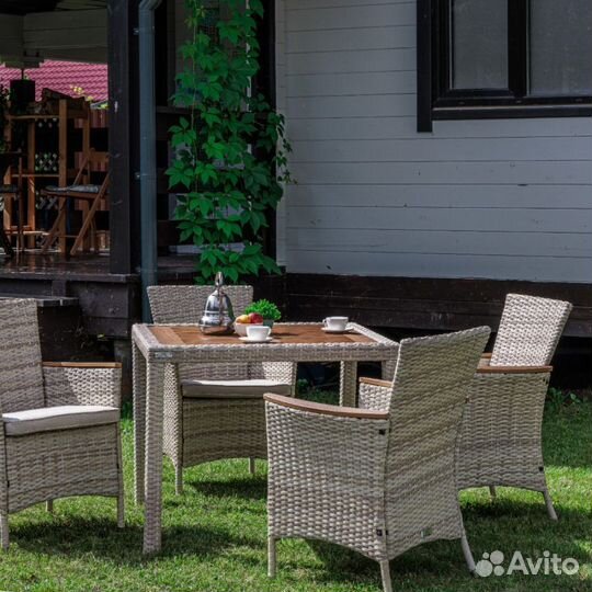 Комплект садовой мебели из ротанга