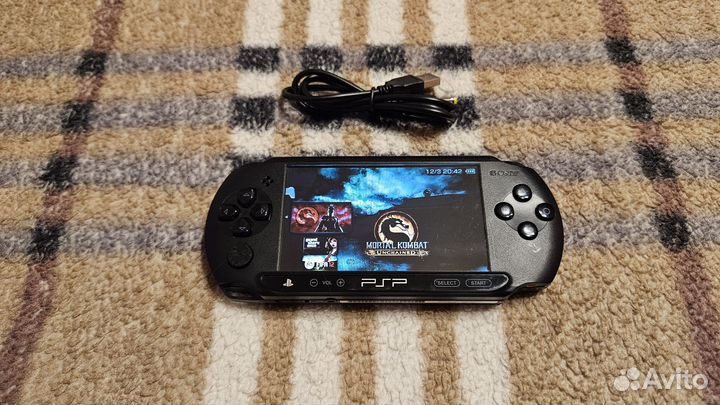 Sony PSP прошита, много игр