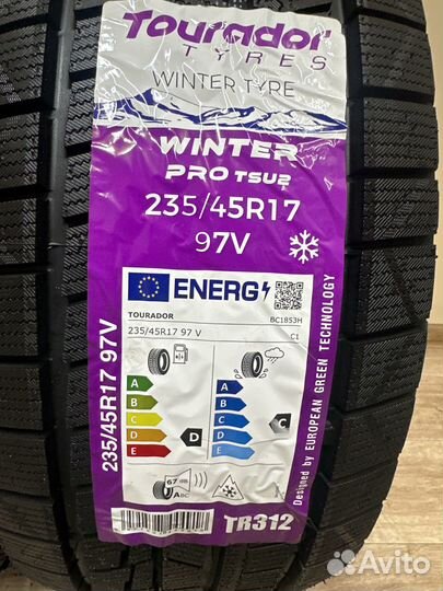 Tourador Winter Pro TSU2 235/45 R17 98V