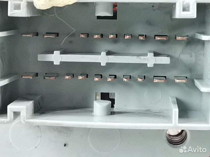 Б/У Б/У Блок предохранителей 606660091 maserati