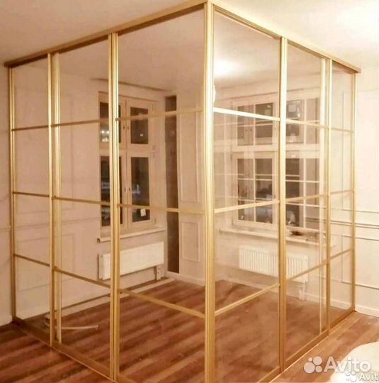 Раздвижная перегородка с матовым стеклом