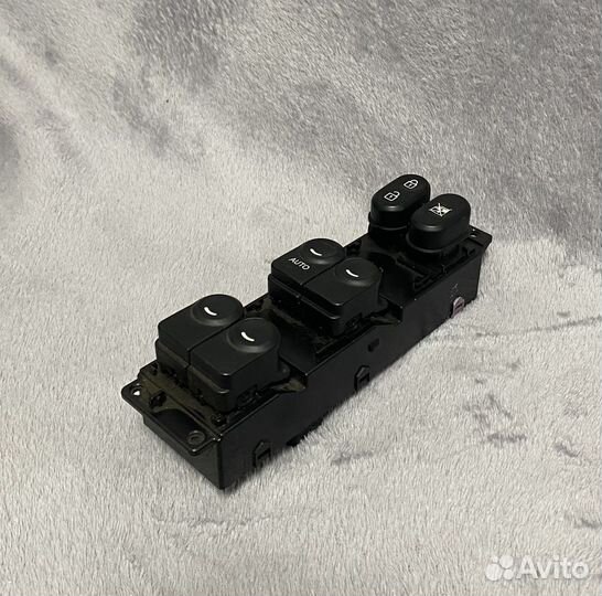 Блок управления стеклоподъемниками Hyundai Solaris