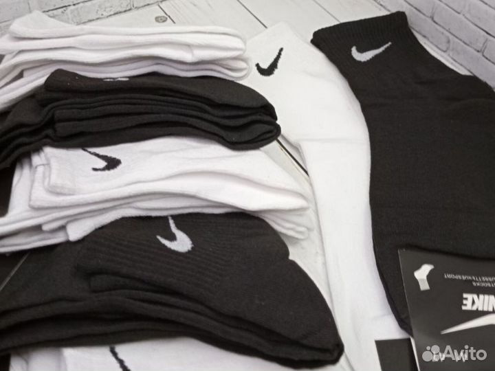 Белые чёрные носки Nike мужские