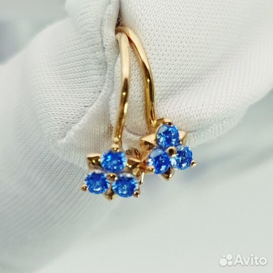 Золотые серьги с камнем