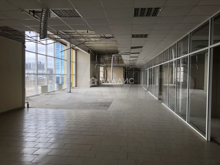 Сдам торговое помещение, 2130 м²