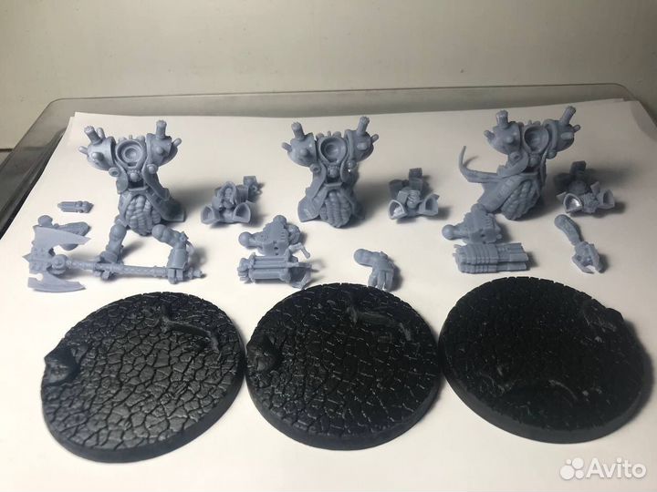 Warhammer 40000 миниатюры Battle Servitors