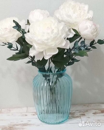 Белые пионы ручной работы