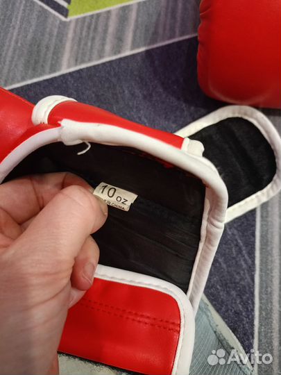 Боксерские перчатки 10 oz