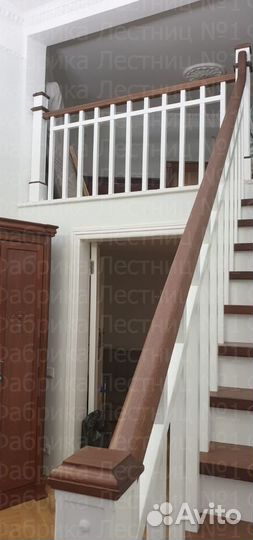 Лестница на металлическом каркасе