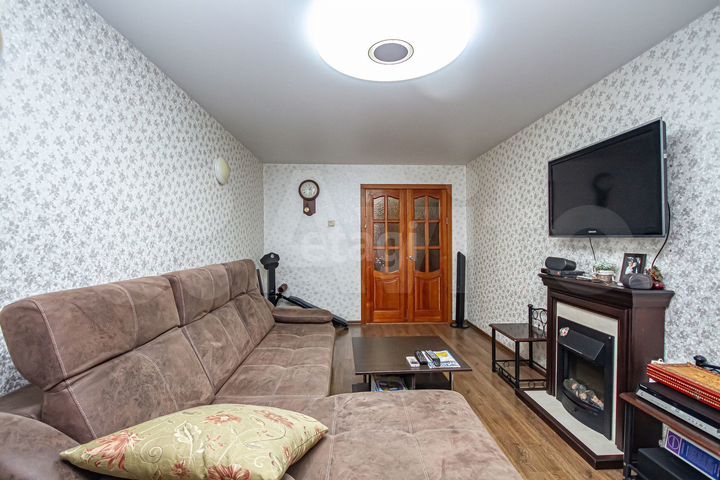 4-к. квартира, 90 м², 1/5 эт.