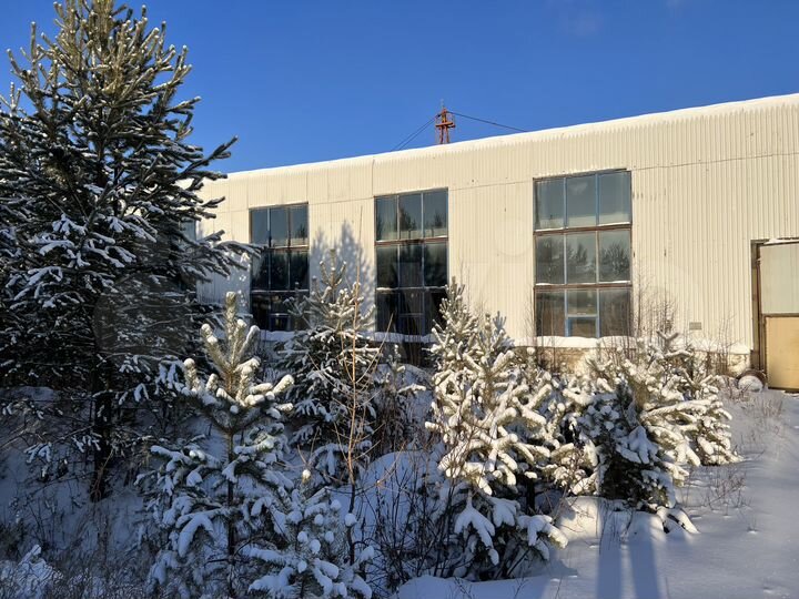 Комплекс зданий, 7 394,1 м² + зу + Оборудование