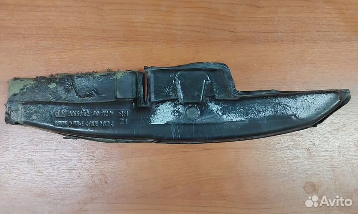 Пыльник переднего крыла Opel Astra G