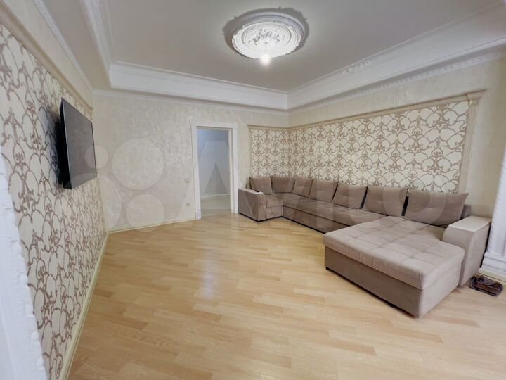 3-к. квартира, 110 м², 2/10 эт.