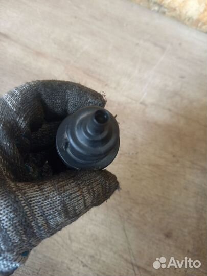 Клапан вентиляции топливного бака Skoda Octavia A5