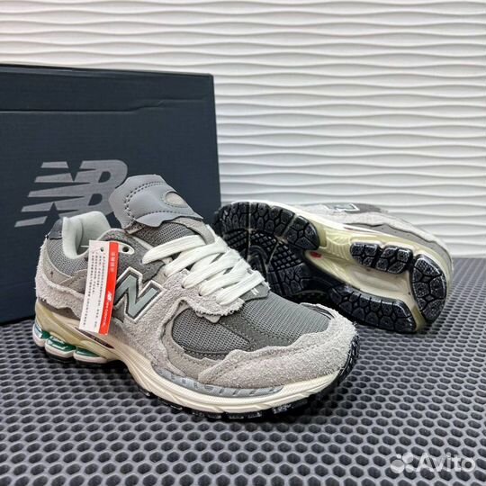 Кроссовки New Balance 2002R мужские