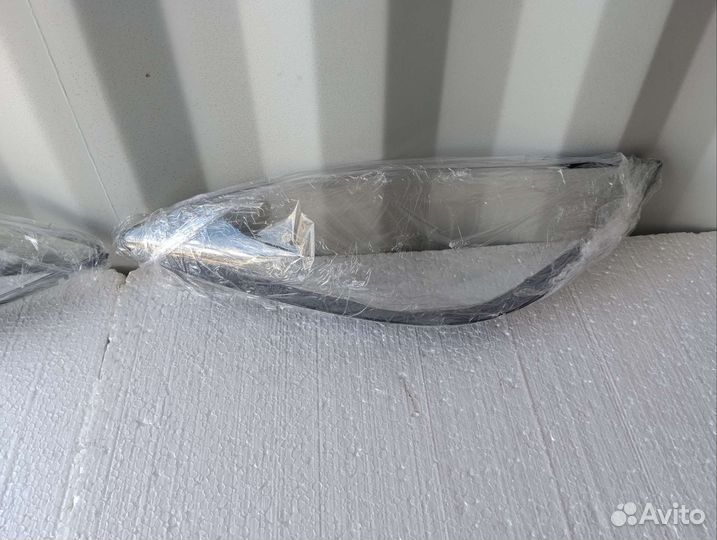 Стекло фары левое / правое Toyota camry xv30