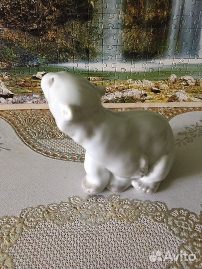 Фарфоровая статуэтка лфз Белый Медведь