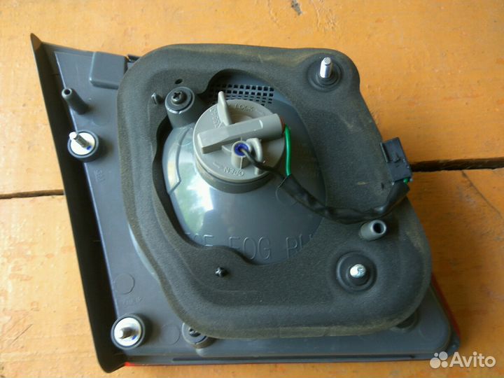 Фонарь задний правый наружний