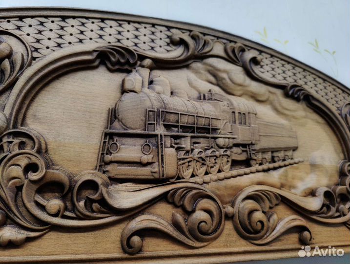 Картина из дерева. Старый локомотив