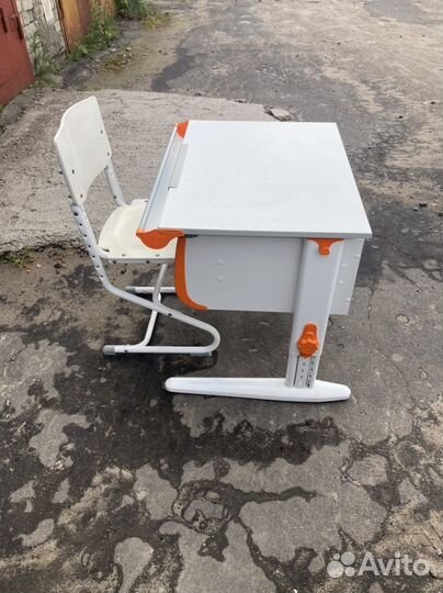 Растущая парта и стул деми. Б У