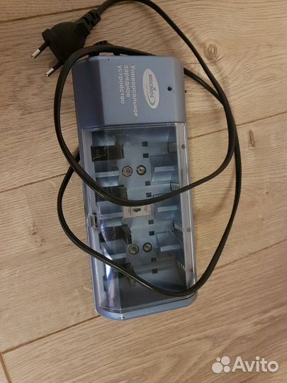 Зарядное устройство универсальное