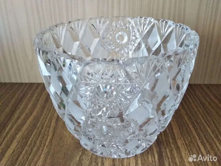 Вазы хрустальные, много