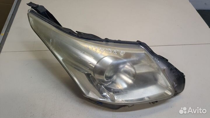 Фара (передняя) Toyota Avensis 3, 2009