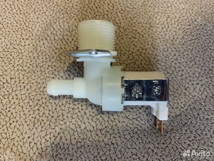 Впускной клапан подачи воды