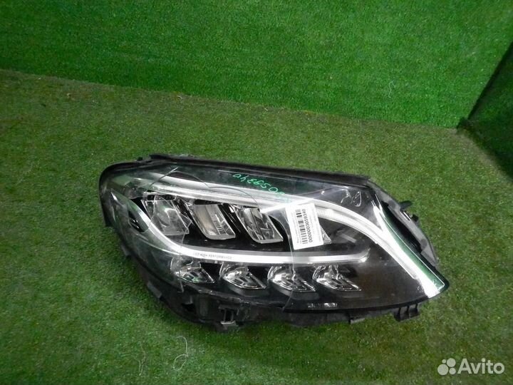 Б/У Б/У Битая Фара правая Mercedes C w205