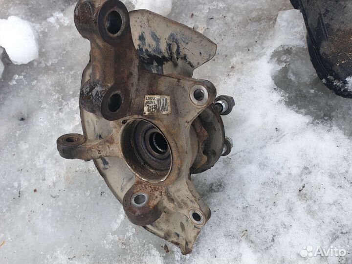 Ступица левая и правая camry 40