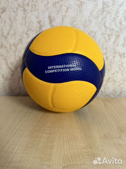 Волейбольный мяч mikasa v300w