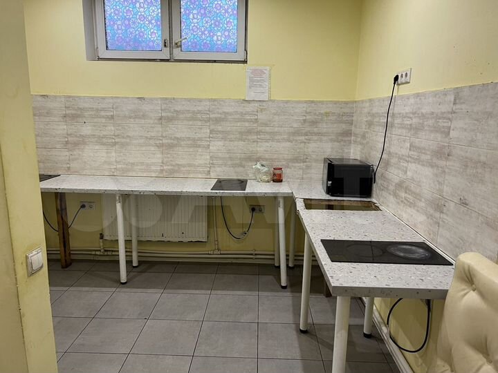 Комната 20 м² в 9-к., 1/1 эт.