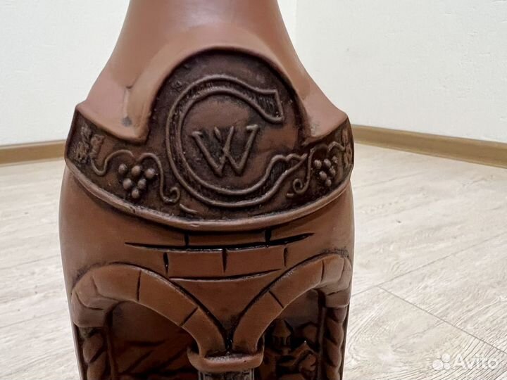 Глиняная бутылка (кувшин) для вина