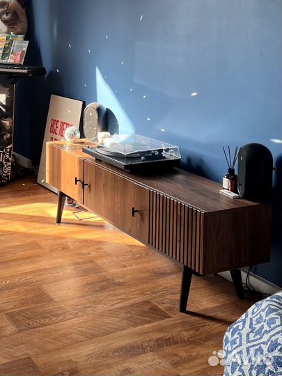 Тумба под телевизор