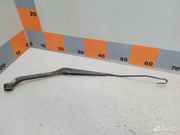 Поводок стеклоочистителя передний правый Chery