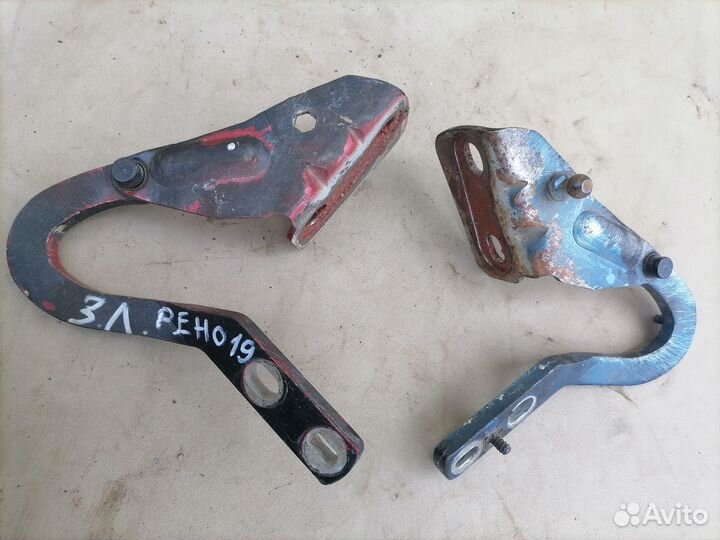 Петля крышки багажника Renault 19 1992-2002