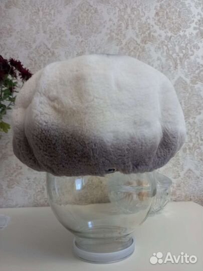 Женские меховые шапки