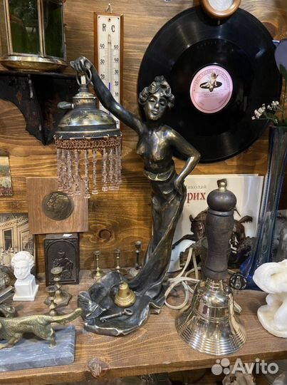 Лампа настольная антикварная, в стиле модерн