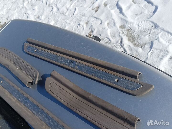 Внутренняя накладка порога volvo s40