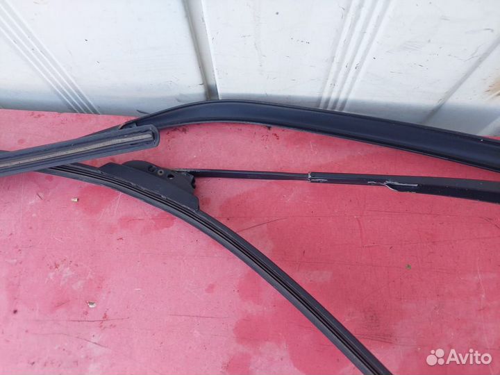 Поводок стеклоочистителя Mazda CX-7