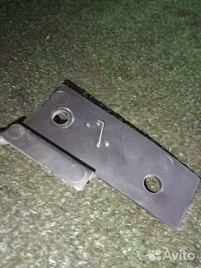 Обшивка багажника правая Volkswagen Touareg