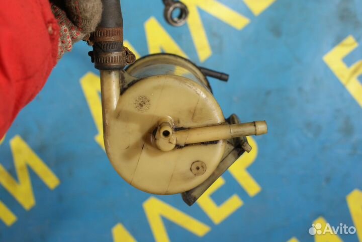 Бачок гур Audi 100 C3 Avant