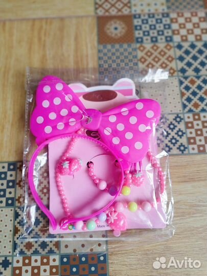 Светящийся ободок + бусы + браслет + заколки