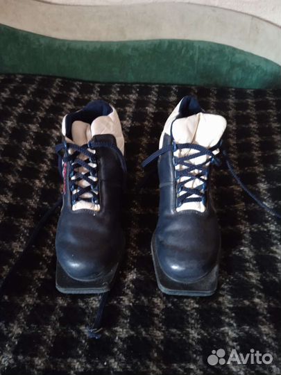 Лыжные ботинки