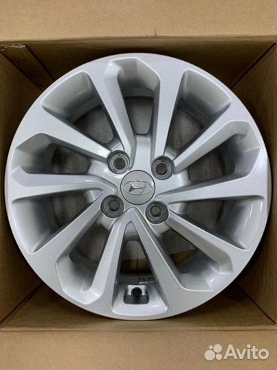 Новые оригинальные литые диски Hyundai Solaris R15