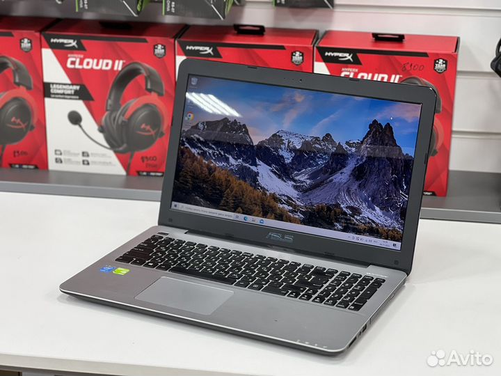 Шустрый Asus Core i7 8G озу SSD256g GeForce 2g