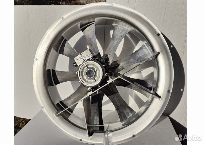 Вентилятор с двигателем для сушильной камеры