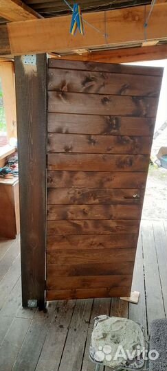 Дверь входная деревянная