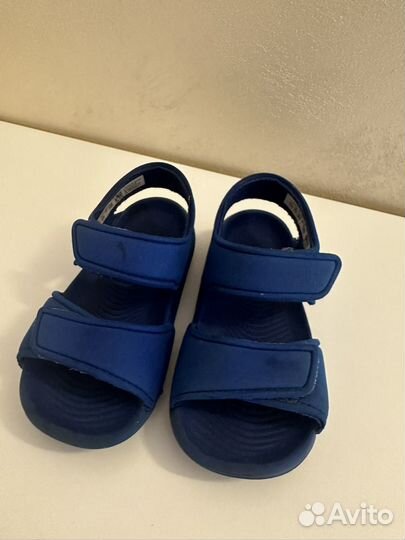 Сандалии adidas 25