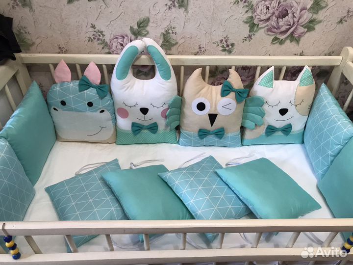 Комплект подушек в кроватку